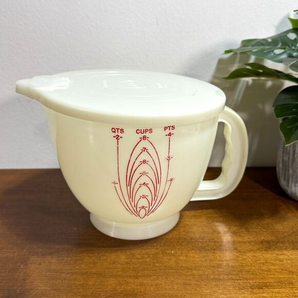 Vintage Tupperware Mix-N-Store 8 Cup Measuring Bowl Pitcher with Lid - Picture 1 of 6